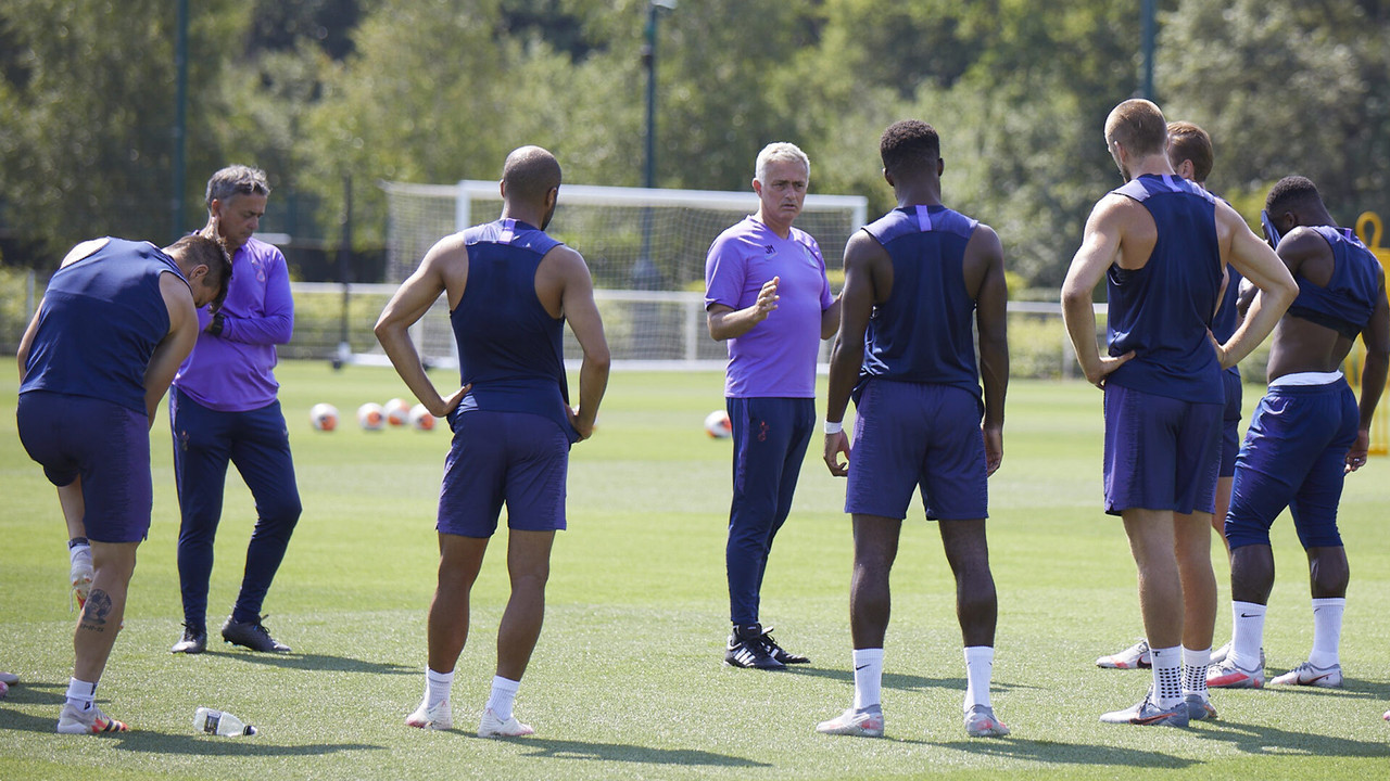 All or Nothing: Tottenham Hotspur - Spanish TV show backdrop